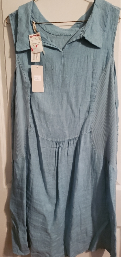 Sleeveless dress